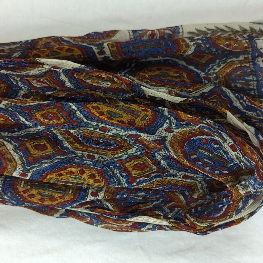 MILA TRENDS INTERNATIONAL LARGE RECTANULAR PAISLEY SCARF - Picture 5 of 6